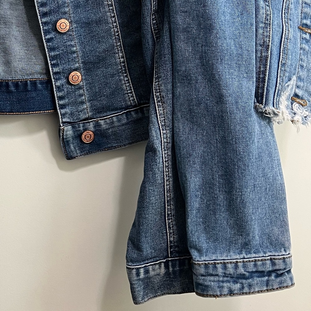 Jean jacket - Picture 4 of 4